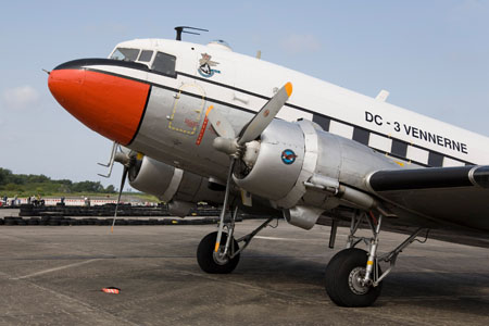 DC-3�en parkeret i lufthavnen i Peenem&uuml;nde