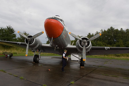 DC-3�en p&aring; standpladsen i V&aelig;rl&oslash;se