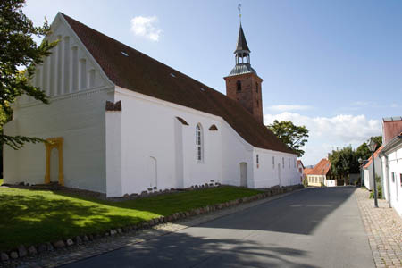 Den gamle bydel i Ebeltoft - kirken set bagfra