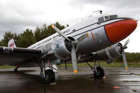DC-3�en p&aring; standpladsen i V&aelig;rl&oslash;se
