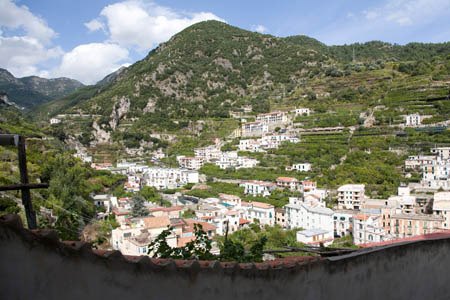 P&aring; vej op til Ravello - et kig mod nord