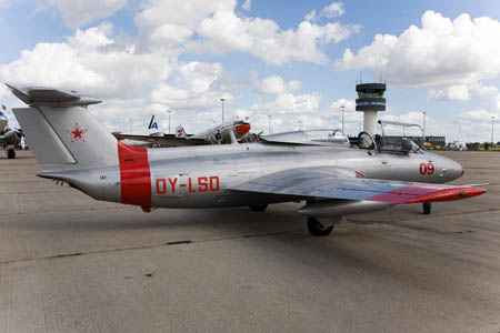 Aero L-29 Delfin, OY-LSD