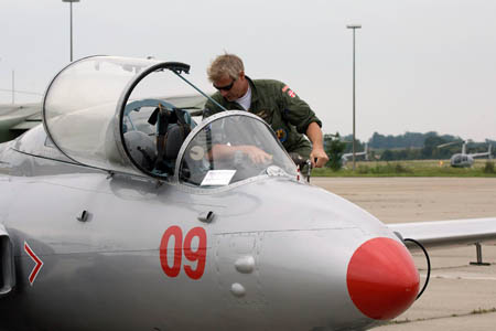 Aero L-29 Delfin, OY-LSD