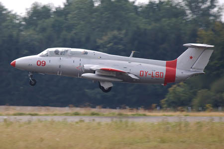 Aero L-29 Delfin, OY-LSD