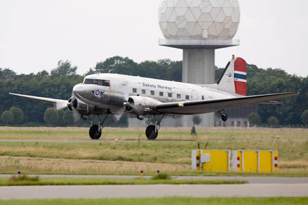 Den norske DC-3, Dakota Norway, LN-WND