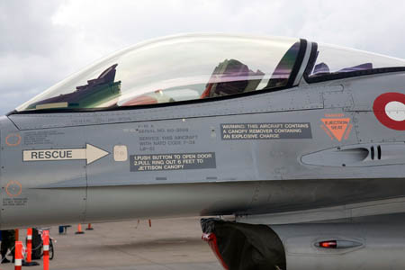 F-16 Fighting Falcon, E-598