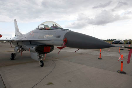 F-16 Fighting Falcon, E-598