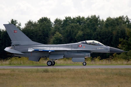 F-16 Fighting Falcon, E-598