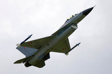 F-16 Fighting Falcon, E-598