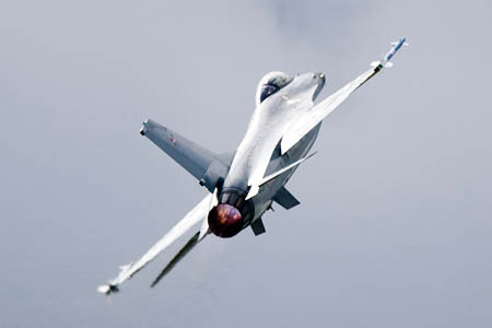 F-16 Fighting Falcon, E-598