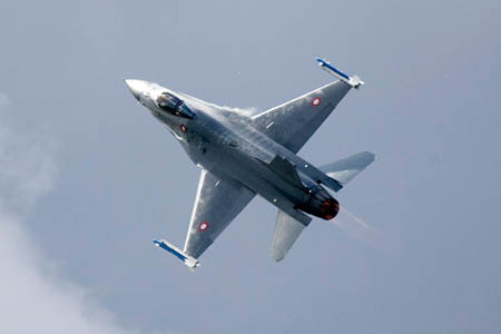 F-16 Fighting Falcon, E-598