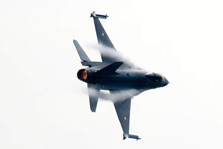 F-16 Fighting Falcon, E-598