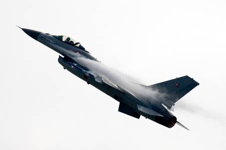 F-16 Fighting Falcon, E-598