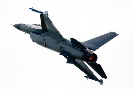 F-16 Fighting Falcon, E-598