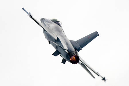 F-16 Fighting Falcon, E-598