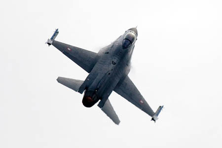 F-16 Fighting Falcon, E-598