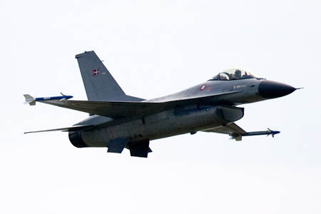 F-16 Fighting Falcon, E-598