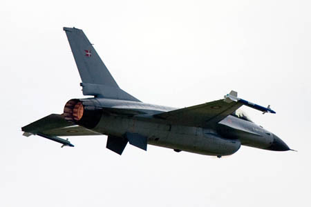 F-16 Fighting Falcon, E-598