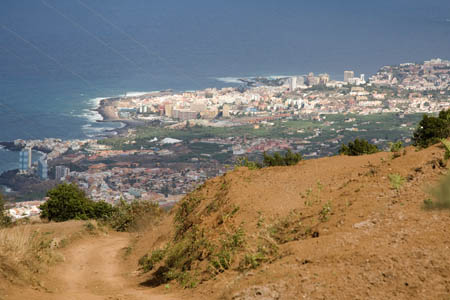 Puerto de la Cruz set fra omr&aring;det omkring Mirador la Corona