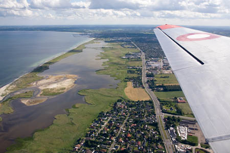 P&aring; vej ind over land fra K&oslash;ge Bugt
