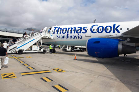 P&aring; vej ombord i flyet fra Thomas Cook Scandinavia