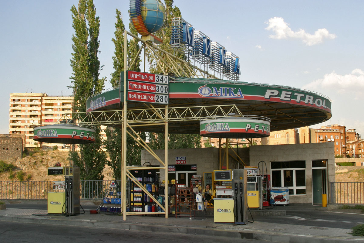 010.jpg
